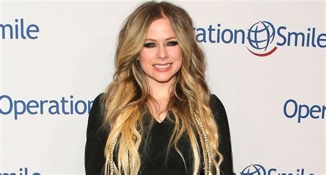 avril lavigne hottest pictures|Avril Lavigne heats up Instagram in bikini photos: 'She didn't age'.